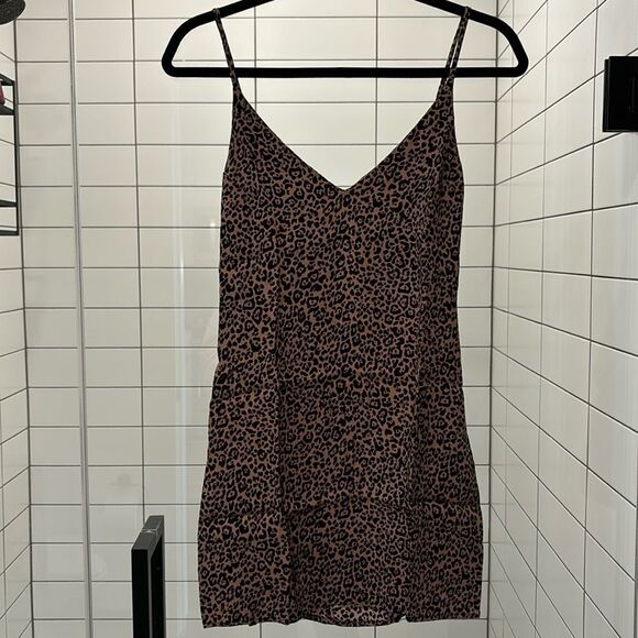 Like New Reformation Marlowe Dress in Bengal - Picture 3 of 6